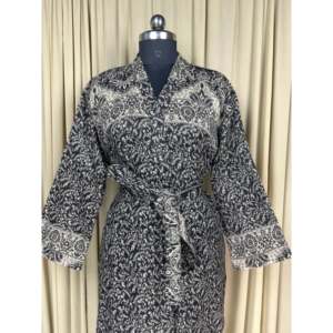 Robe-cardigan en mélange de laine de yak pour femme, motif floral noir, confortable et chaude pour l'hiver, avec poches, style original, manteau de maison tissé ODM - Product Image 2