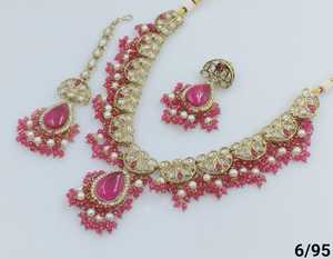 Nuevo diseño elegante chapado en oro tradicional Motipearl & Kundan tachonado gargantilla collar pendiente Mangtika conjunto y conjunto de joyas mujeres - Product Image 5