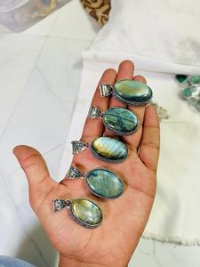 Pendentif en pierres précieuses de Labradorite naturelle pour bijoux Pendentifs en labradorite de pierres précieuses véritables de qualité supérieure en gros - Product Image 2