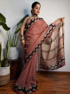 In Rood & Oranje Kleur Rand Met Streepprint Handblok Bagru Bedrukt Zacht Malmal Katoen Sari Met Blouse Ideaal Voor Wederverkoop - Product Image 5