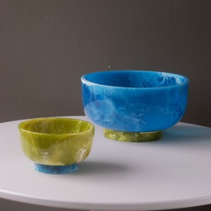 Tazón para Servir Ensaladas de Resina Azul Hecho a Mano, Libre de BPA y Ecológico, con Base Verde, Decoración Moderna y Lujosa para Mesa de Comedor - Product Image 2