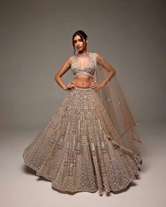 Diseñador colección Lehenga Hecho con Rangoli Seda Con Lentejuelas Y Hilo Trabajo bordado Lehenga Choli con Dupatta - Product Image 1