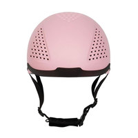 Casque d'équitation en matériau durable, offrant une utilisation longue durée et une protection fiable pour les cavaliers occasionnels.