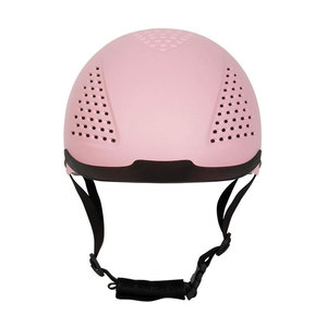 Casque d'équitation en matériau durable, offrant une utilisation longue durée et une protection fiable pour les cavaliers occasionnels. - Product Image 1