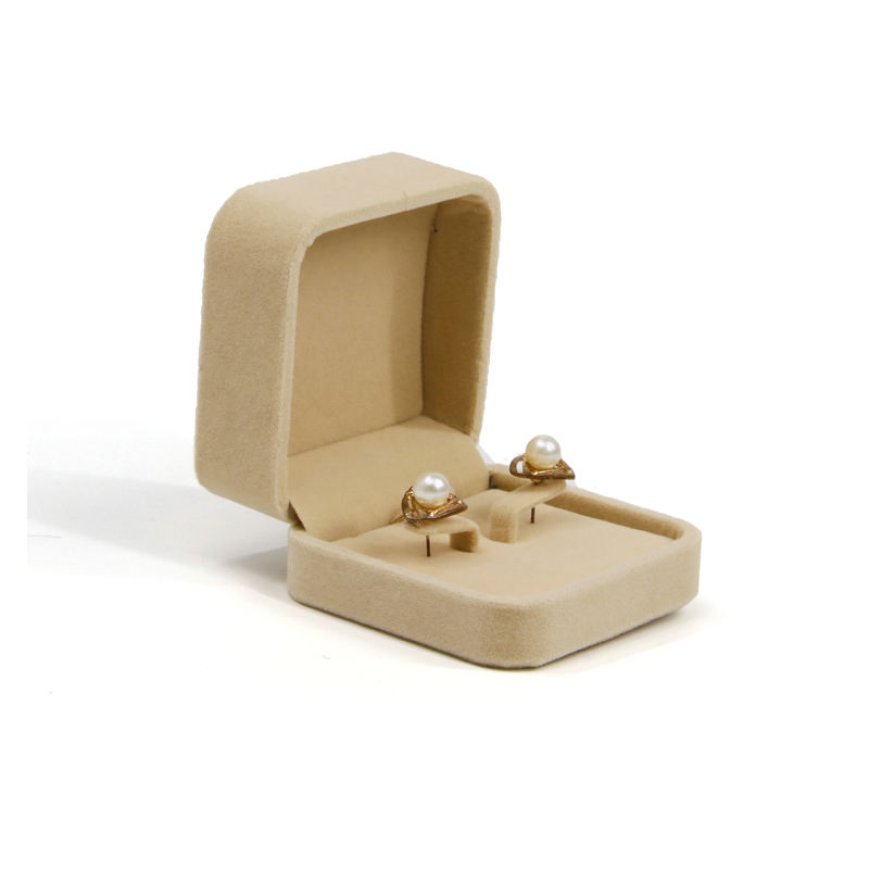 กระดุมสีเบจ