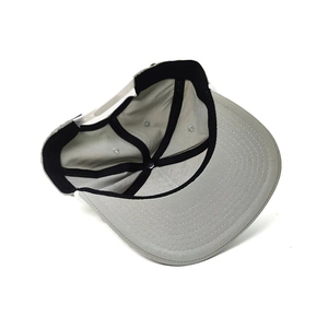 Gorra de golf de 5 paneles con logotipo de silicona 2D/3D personalizado, orificios de ventilación y cierre snapback de alto rendimiento, directamente del fabricante, proveedor de Vietnam. - Product Image 4