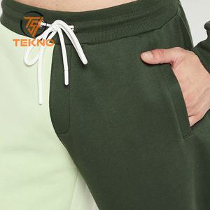 Traje de sudor de peso pesado para hombres de diseño personalizado Estilo de calle de moda con precio competitivo Tallas grandes para el invierno - Product Image 6