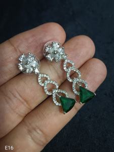 Dernier concepteur exclusif indien léger avec boucle d'oreille en diamant américain femmes pour la fête à la mode des femmes - Product Image 3