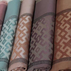 Pañuelo para la Cabeza Wafa, Jacquard Liso Teñido, Mezcla de Poliéster y Viscosa, Acabado Mate, 70x190, Ligero, Transpirable y Duradero para Mujer - Product Image 3