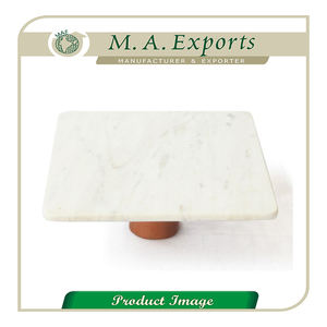 Le support de gâteau en marbre blanc fait à la main moderne et élégant est le cadeau de réchauffement de maison parfait et le dessus de table de cuisine disponible en vrac - Product Image 2