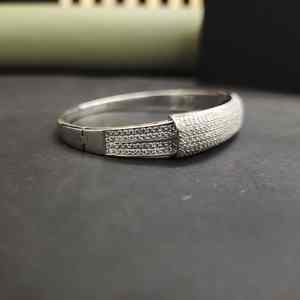 Bracelet rigide unisexe élégant en or massif 14 carats avec un design exclusif, style tendance, 5 carats pour toutes les occasions - Product Image 3