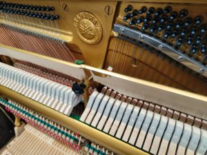 Piano droit Yamaha U3H importé, de haute qualité, professionnel, d'occasion, son clair, sensation solide, U3 88 touches 1645941 - Product Image 5