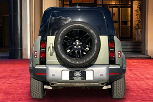 Occasion La N.D R.o V.er DE FE ND ER 2024 Turbo Automatique Volant à Gauche Sièges en Cuir 5 Places Phares Xénon Caméra Arrière Tactile - Product Image 6