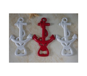 Ouvre-bouteille classique en fonte vintage avec finition rustique parfait pour les cuisines de ferme et les intérieurs rustiques modernes - Product Image 5