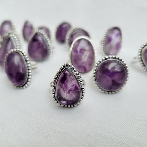 Bagues vintage en argent plaqué avec pierres d'améthyste, forme goutte d'eau, sertissage clos, bijoux unisexes tendance pour le quotidien et les cadeaux - Product Image 6