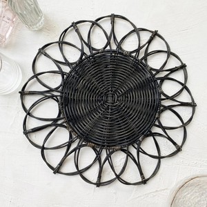 Placas de carga negras para eventos de boda, manteles individuales de ratán con colores personalizables y logotipo - Product Image 1