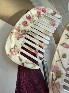 หวีเรซิ่นมืออาชีพสำหรับช่างตัดผม ใช้สำหรับจัดแต่งทรงผมในร้านเสริมสวย วัสดุเรซิ่นคุณภาพสูง - Product Image 4