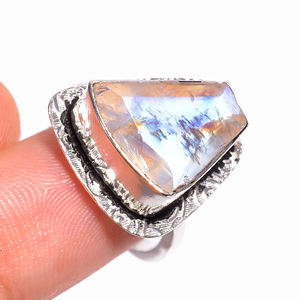 แหวนแต่งงานคลาสสิกเงินแท้ 925 รุ่น RS-290 ประดับพลอยมูนสโตนทรงแฟนซี เหมาะสำหรับเป็นของขวัญในโอกาสหมั้น วันครบรอบ หรืองานเลี้ยง - Product Image 3