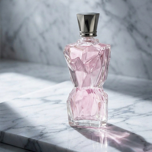 Flacon de parfum en verre fantaisie de 50 ml, couleur dégradée personnalisée, populaire, pour femmes, avec bouchon en forme de fleur transparente - Product Image 3