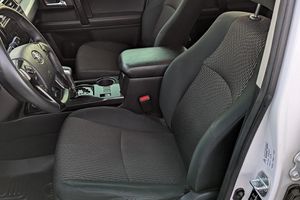 Toyota 4Runner TRD Off-Road 4x4 2018 SUPER LIMPIO, LISTO PARA ENVIAR - Product Image 3