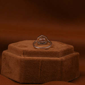 Bague de fiançailles sur mesure en plaqué or massif 14KT Style tendance Coupe rayonnante Lab Grown Pink Diamond IGI Certified-Fine Rings - Product Image 4