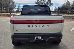 REVEAN RIT 2025, Camioneta con Tracción en las Cuatro Ruedas, Doble Tracción, Batería de Litio, Neumáticos R18, Asientos de Cuero, Techo Panorámico, Luces LED, Aleación de Aluminio - Product Image 4