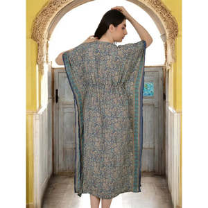 Caftán Largo de Seda Suave Color Ámbar con Estampado Floral # 1628 Trajes de Baño y Prendas de Playa - Product Image 2