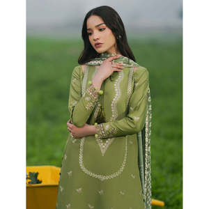 เสื้อเชิ้ตผ้าลอนปักลายคอปกโบว์ IZEL-3PC พร้อมผ้าคลุมไหล่พิมพ์ลายชีฟองและกางเกงขายาวสำหรับฤดูใบไม้ผลิ/ฤดูร้อน รุ่น BIC-4509 - Product Image 4