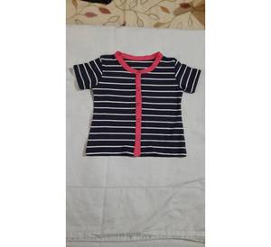 เสื้อเปิดด้านหน้าสำหรับเด็กเสื้อคอตตอนสีดำมีกระดุมสแปนเด็กซ์5% แบบทันสมัย - Product Image 1