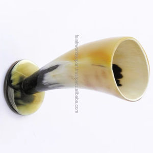 Vaso de chupito de cuerno para beber de búfalo de ágata vikinga con anillo inferior superior de latón, vaso de cuerno vikingo de buey para Mead Ale Fest FWE - Product Image 3