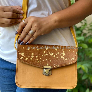 Bolsos elegantes de cuero auténtico, bolsas de mano coloridas con cabestrillo de cuero reciclado - Product Image 1