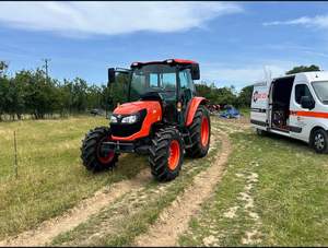 Compre la máquina de tractor Kubota 4WD agricultura En stock Entrega rápida Precio barato disponible para la venta. - Product Image 4