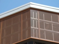 Plaque métallique perforée en acier inoxydable |   Installation facile et légère |   Haute résistance à la corrosion |   Soudage et découpe