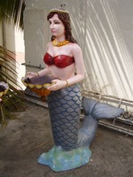 Statue de sirène en fibre de verre et plastique, design moderne de haute qualité, fabriquée à la main, légère, couleur personnalisée, taille personnalisée, pour intérieur