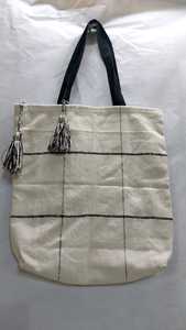 Bolsas de asas tejidas hechas a mano ecológicas con diseño de borlas Bolsos de hombro bohemios de moda para mujeres Playa o mercado - Product Image 2