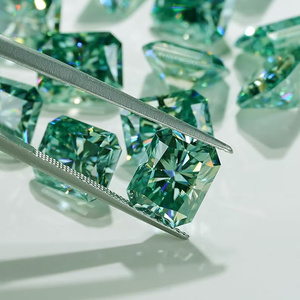 Lite Green Radiant Cut Moissanite VVS1 Pierre précieuse en vrac - Product Image 3