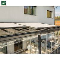 Auvent de toit en verre motorisé intelligent, construction en aluminium, tissu acrylique de haute qualité pour montage en surface ou en suspension.
