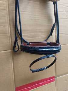 บังเหียนแบบ Anatomic คุณภาพพรีเมียมสำหรับม้า ประดับคริสตัลบนอุปกรณ์หนังแท้ย้อมสีแบบ Drum Dyed Vegetable Tanned - Product Image 5