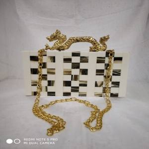 Bolsos de Mano y Carteras de Cristal y Resina Más Elegantes para Mujer, con Cadena Larga de Metal, Diseño Multifuncional Desmontable - Product Image 2