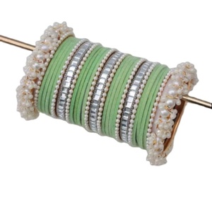 Nuevo estilo Top Seller Brazaletes de ropa nupcial Conjuntos para mujeres Venta al por mayor Precio barato Brazaletes de terciopelo Color diferente para fiestas de boda - Product Image 1