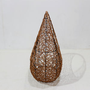 Cesta de Regalo Tejida en Forma de Luna Creciente Multifuncional Ecológica de Plástico Marrón Artex Dong Thap con Asa Alta - Product Image 3