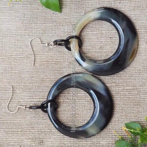 Elegantes pendientes de cuerno de estilo vikingo, diseños tallados de runas nórdicas, accesorios de Festival para mujeres de Falak World Export - Product Image 3