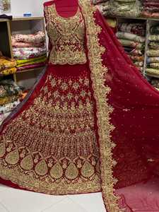 Elegante Lehenga nupcial paquistaní hecho a mano con Nakshi Dabka trabajo bordado pesado vestido de novia mejor precio al por mayor - Product Image 4
