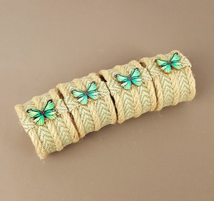 Anillo de Servilleta de Ratán con Hermosa Mariposa Verde para un Estilo Moderno en Cafeterías y Presentación Elegante en Mesas de Restaurantes, desde India - Product Image 4