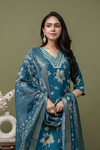 Tissu Vatican pour femme de qualité supérieure Kurti Set Three-Piece Chanderi Zari Digital Printed Dupatta Hand Work - Product Image 5