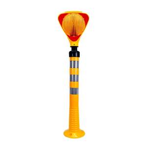 Ensemble de balises triangulaires solaires jaunes clignotantes pour la signalisation routière, en aluminium, plastique et PC, pour la sécurité routière - Product Image 1