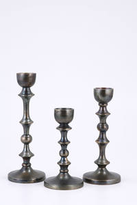 Ensemble de bougeoirs élégants en métal Finition antique Support de pot de bougie décoratif pour l'éclairage et la décoration intérieure - Product Image 6