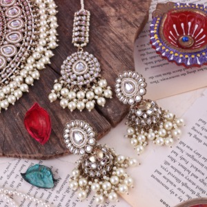 Luxury Heavy Kundan Choker Necklace <b>Set</b> with Pearls Bridal <b>Indian</b> Imitation <b>Jewelry</b> with Earrings & Maang Tikka - Product Image 2