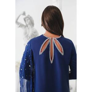 Robe fourreau élégante et tendance en satin pour filles, col montant, manches trois quarts, ornée à la main, naturelle - Product Image 2