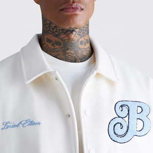 Chaqueta Universitaria Blanca Personalizada para Hombre, Chaqueta Universitaria de Lana Premium con Mangas Largas para Marca Privada - Product Image 6